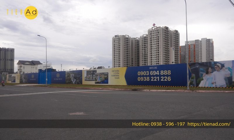 Thi công dán Decal hàng rào dự án