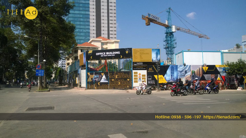 thi cong dan decal quang cao du an bat dong san