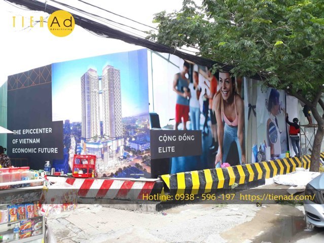 Thi công dán decal quảng cáo dự án hàng rào công trình