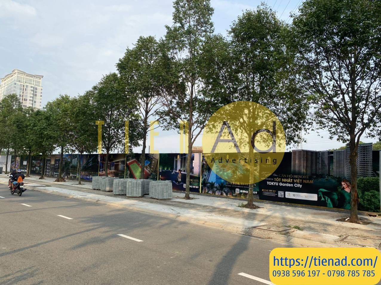 thi công quảng cáo hàng rào dự án xay dựng