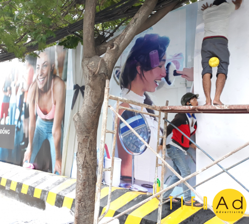 dán decal hàng rào chuyên nghiệp