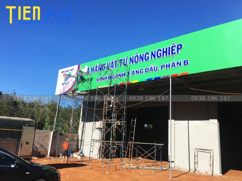 Bảng hiệu alu chữ nổi mica