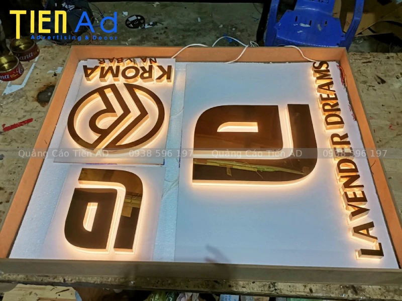 Bảng hiệu alu gương - 6