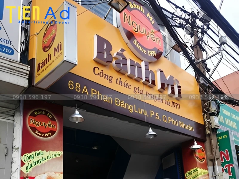 Bảng hiệu bánh mì xuống cấp ảnh hưởng thế nào đến lượng khách