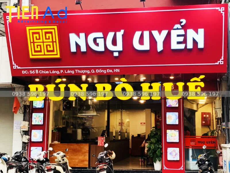 Bảng hiệu chuỗi bún bò Huế Ngự Uyển