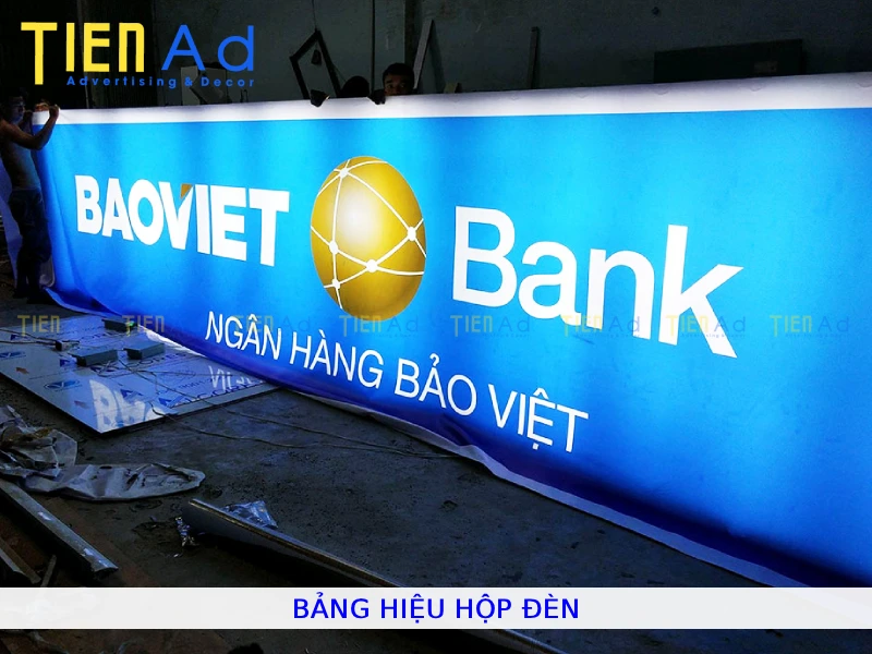 Bảng hiệu hộp đèn