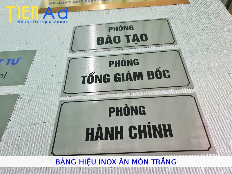 Bảng hiệu inox ăn mòn trắng
