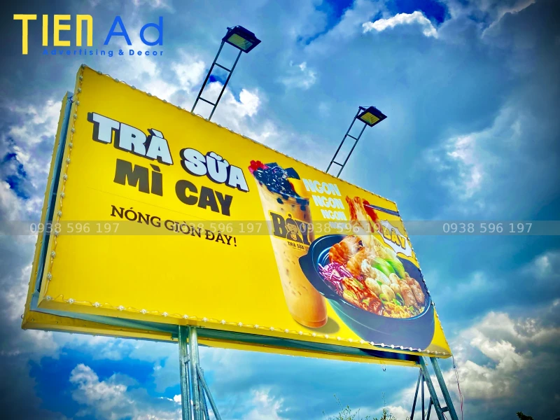 Bảng hiệu mì cay trà sữa