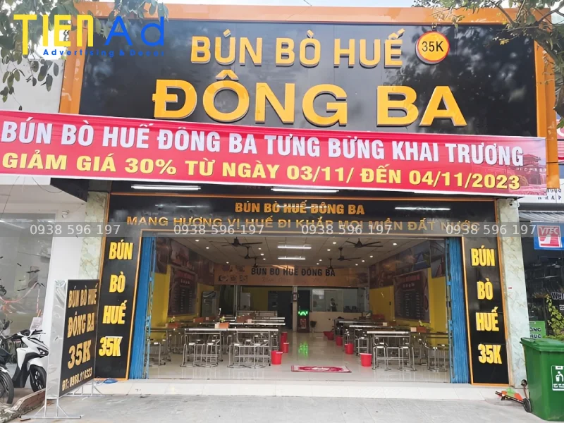 Bảng hiệu quán bún bò Huế Đông Ba