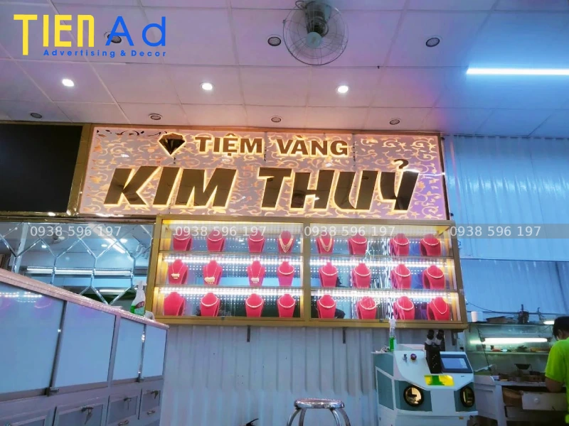 Bảng hiệu tiệm vàng Kim Thủy