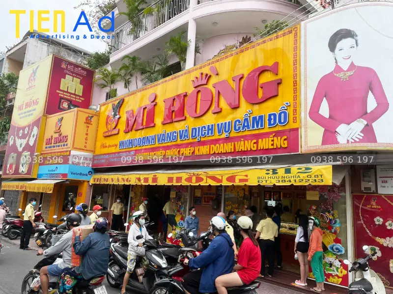 Bảng hiệu tiệm vàng Mi Hồng