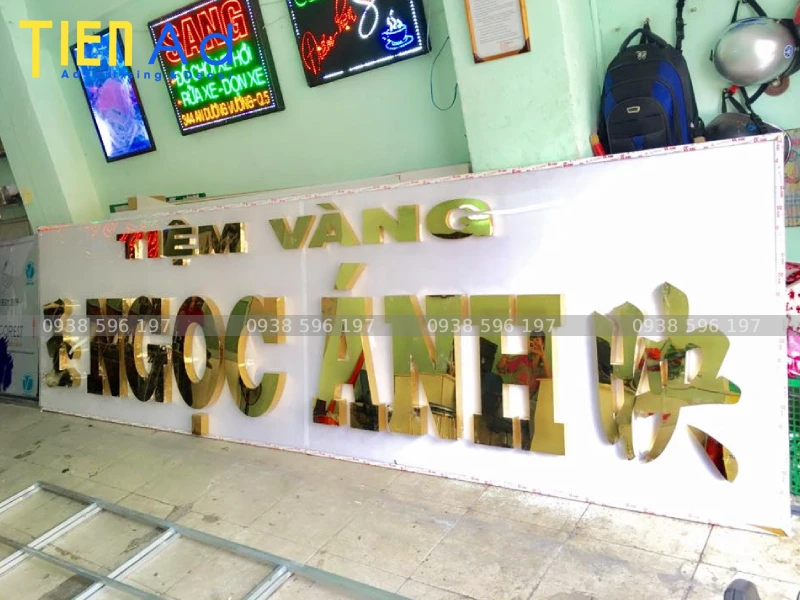 Bảng hiệu tiệm vàng inox