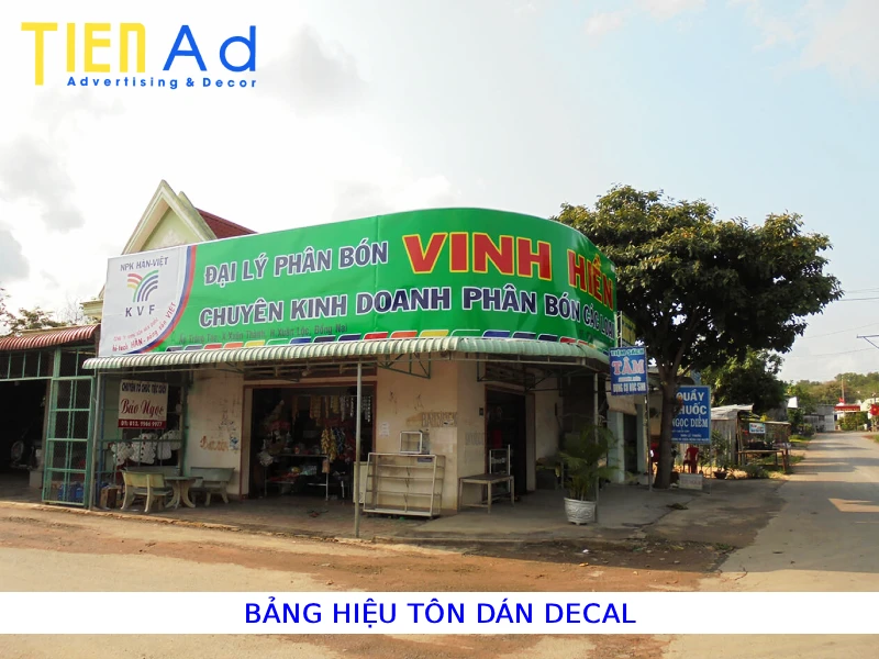 Bảng hiệu tôn dán decal