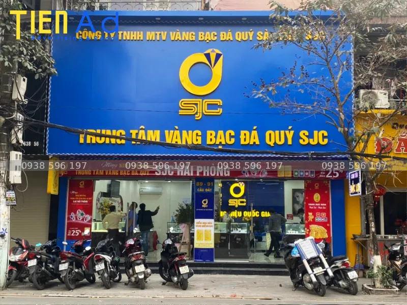 Bảng hiệu trung tâm vàng bạc đá quý SJC