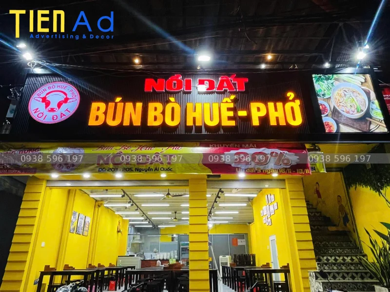 Bảng quảng cáo bún bò Huế Nồi Đất