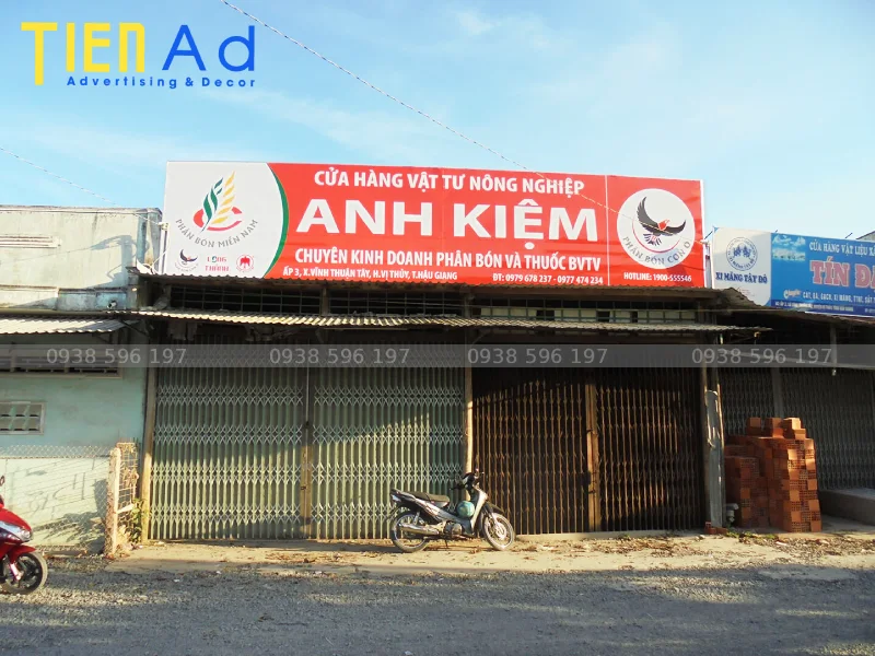 Biển hiệu cửa hàng vật tư nông nghiệp tài trợ hãng phân bón Con Cò