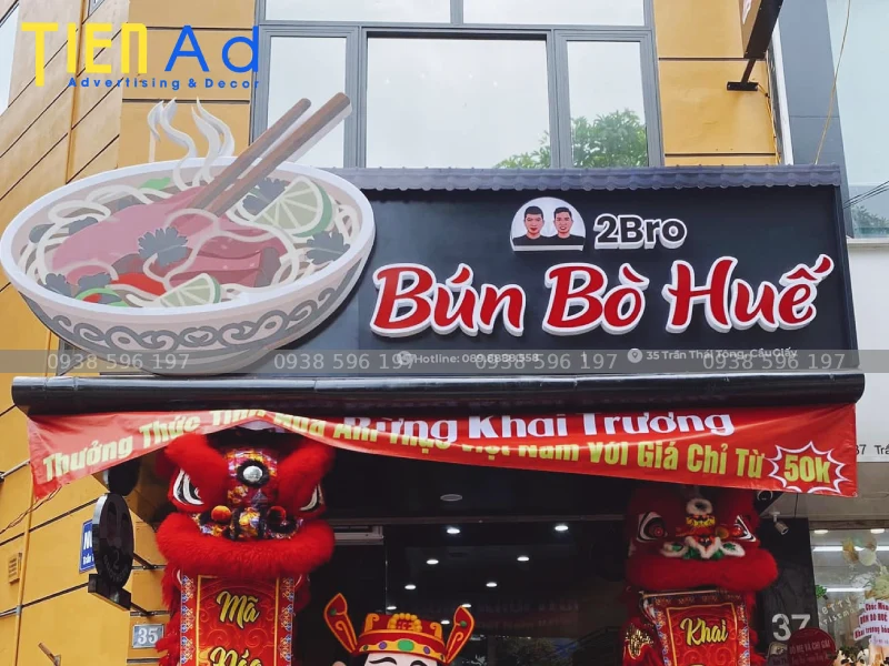 Biển hiệu quán bún bò Huế 2Bro