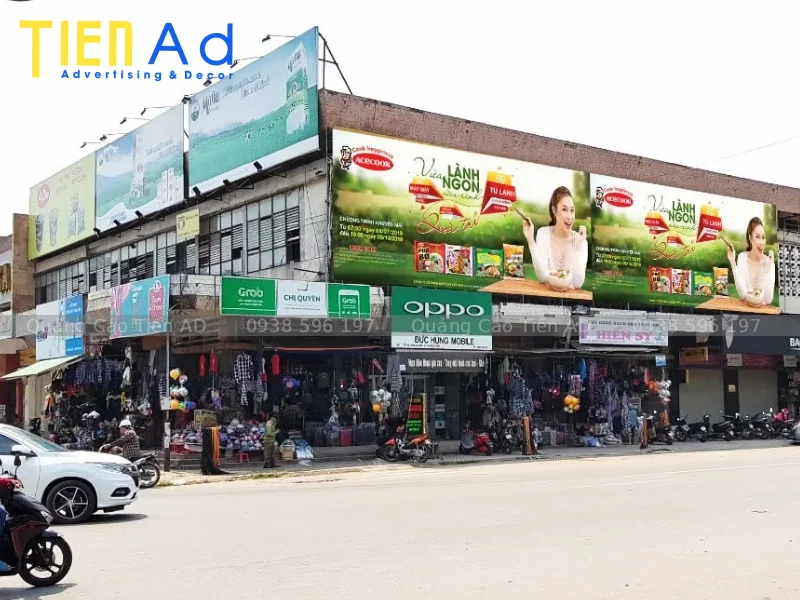 Biển quảng cáo chợ truyền thống