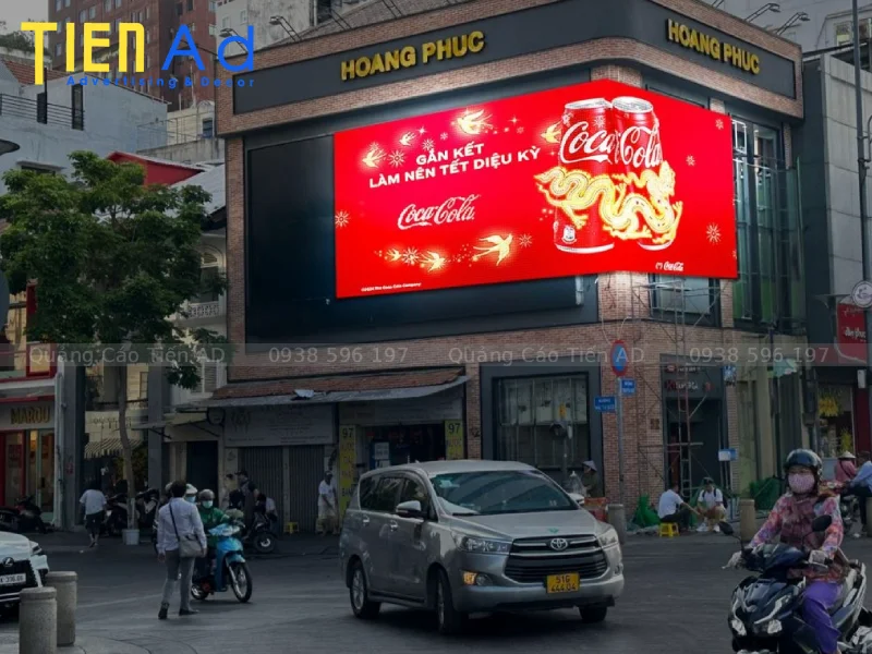 Biển quảng cáo led điện tử ngoài trời Coca-Cola