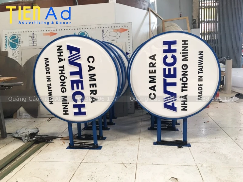 Biển vẫy hộp đèn mica hút nổi chuỗi cửa hàng Camera