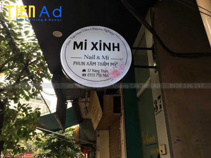 Biển vẫy hộp đèn mica hút nổi nail