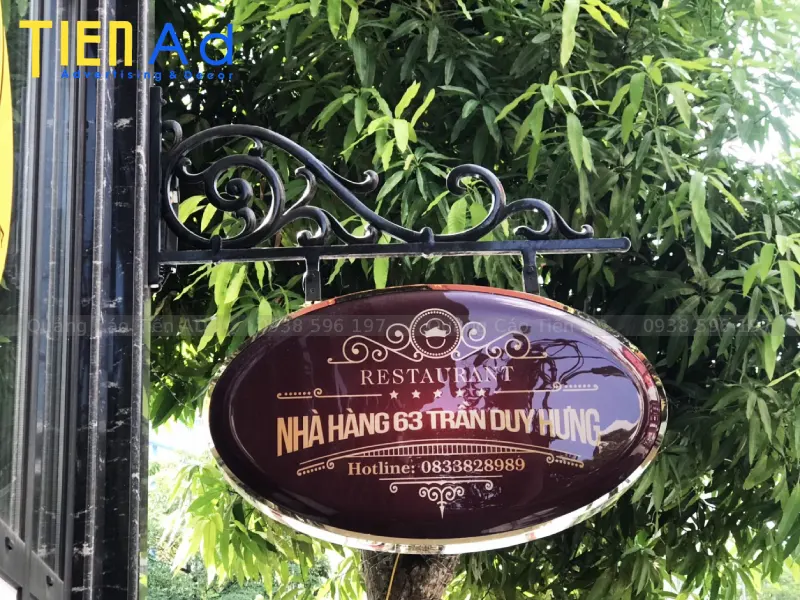 Biển vẫy hộp đèn mica hút nổi nhà hàng