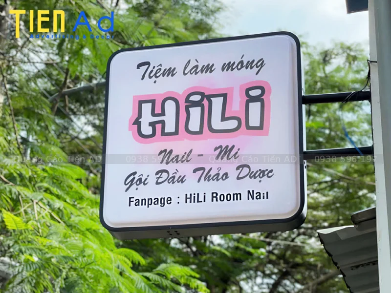 Biển vẫy quảng cáo mica hút nổi vuông