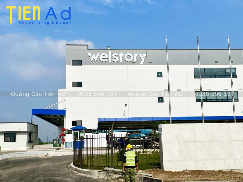 Bộ chữ nổi được lắp đặt tại nhà máy, nhà xưởng đẹp - 3