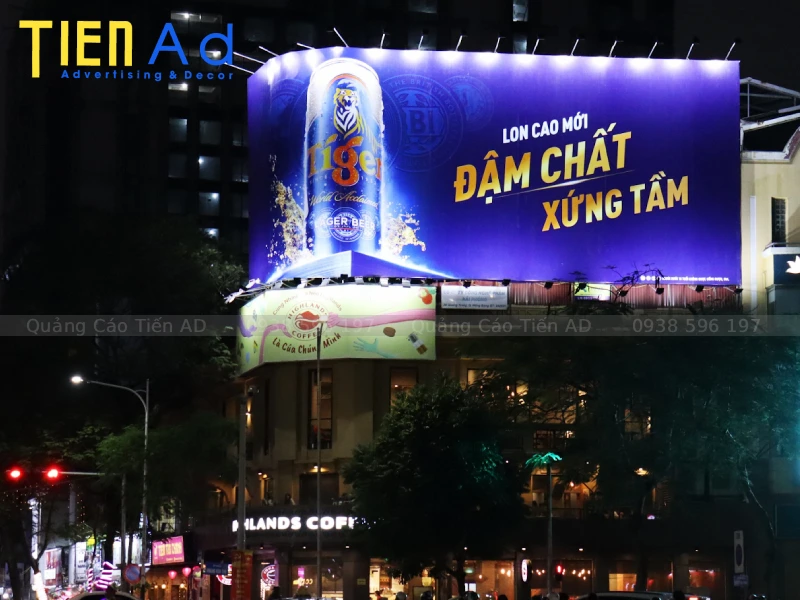 Các chất liệu làm biển quảng cáo ngoài trời được phổ biến rộng rãi hiện nay