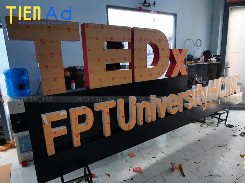 Chữ nổi mica FPT