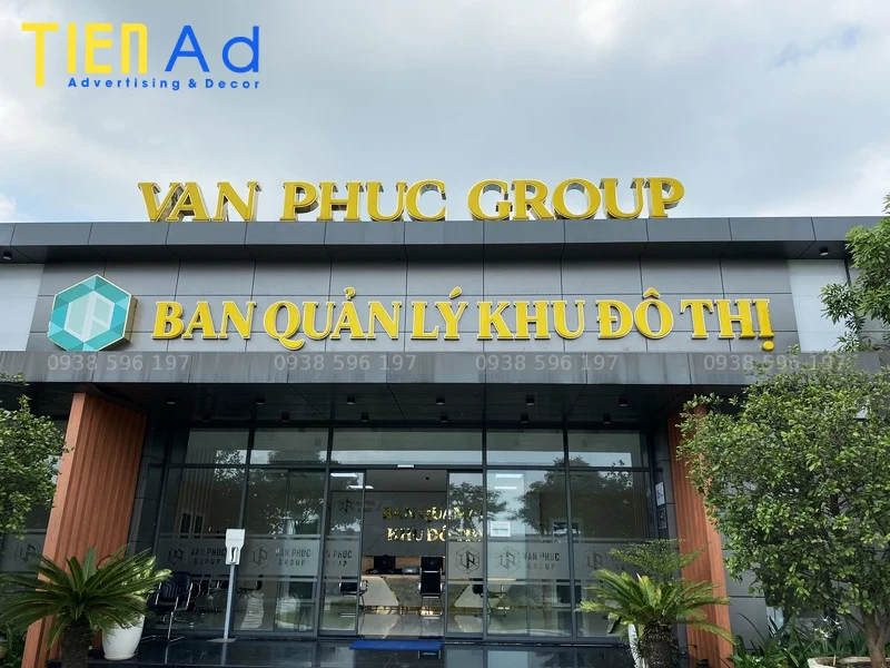 Chữ nổi mica viền inox Vạn Phúc City