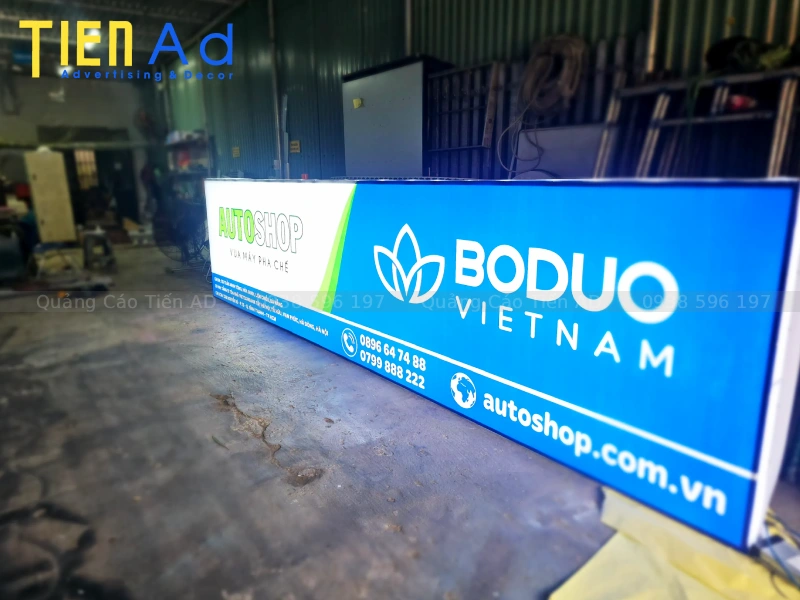 Hộp đèn bạt 3M dán decal in UV