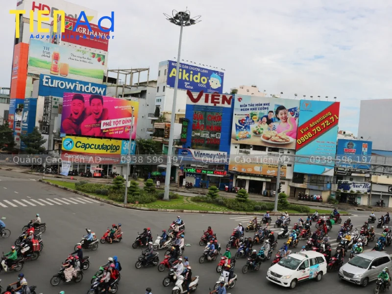 Kích thước biển quảng cáo ngoài trời