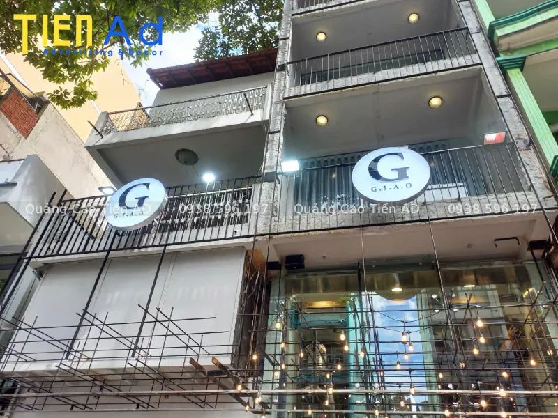 Làm bảng hiệu shop thời trang G.I.A.O - 4
