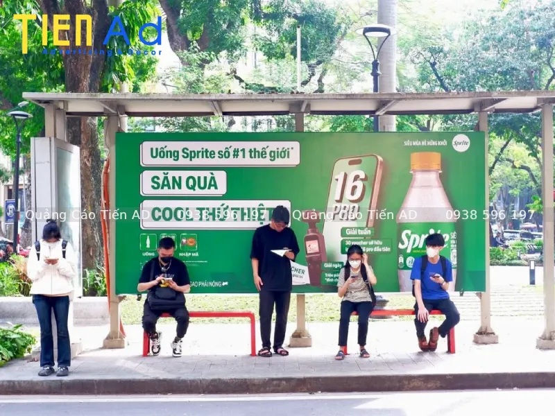 Mẫu quảng cáo nhà chờ xe buýt - 1