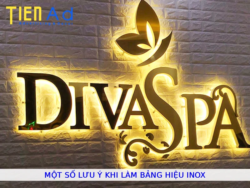 Một số lưu ý khi sử dụng bảng hiệu inox