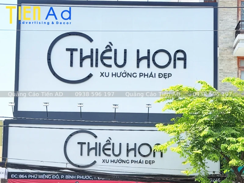 Những lỗi sai phổ biến cần tránh khi đặt làm bảng quảng cáo shop quần áo