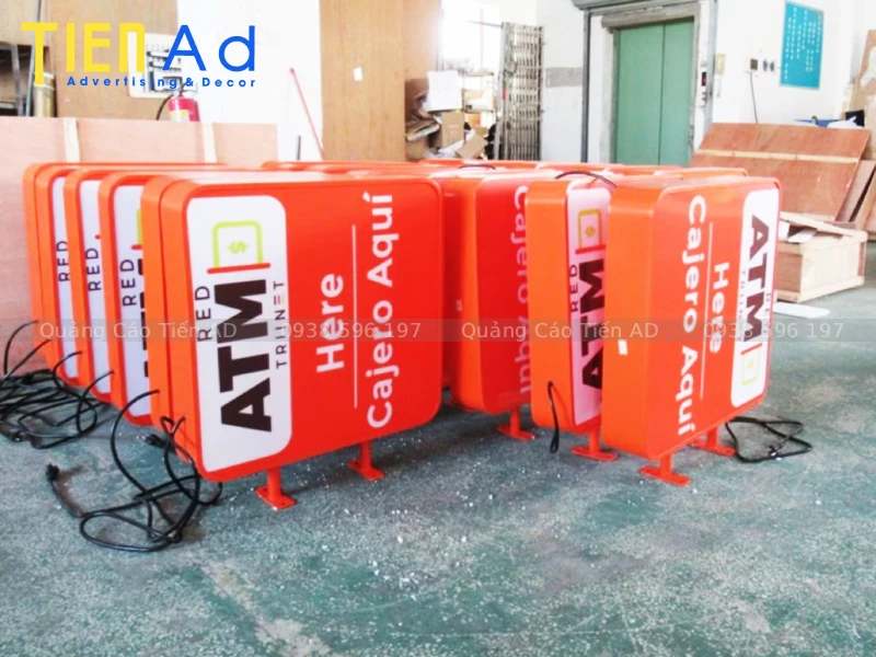 Những mẫu hộp đèn hút nổi đang được ưa chuộng nhất hiện nay