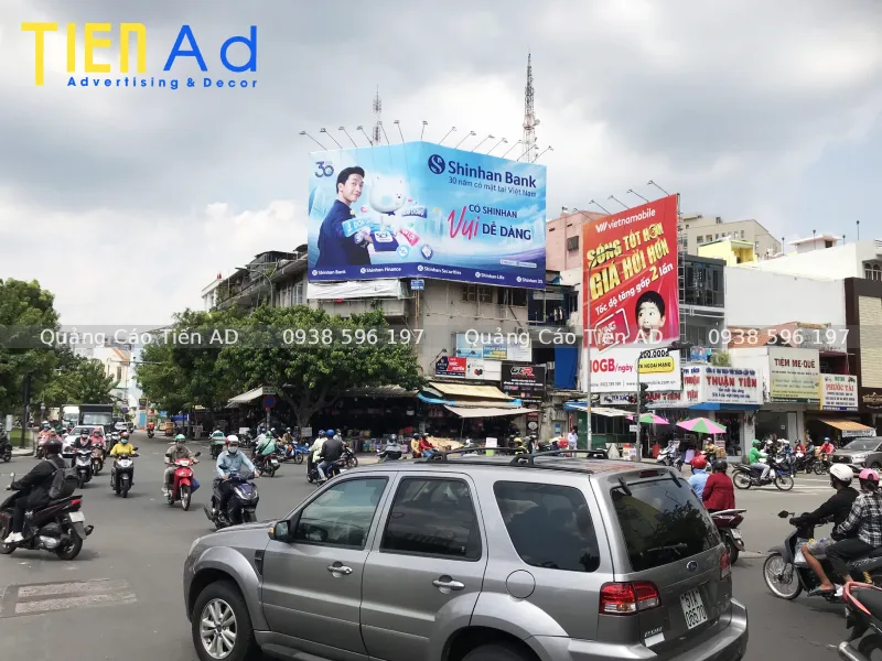 Những rủi ro thường gặp khi thi công thay bạt pano ốp tường kém chất lượng