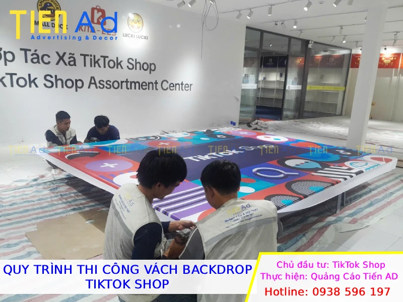 Quy trình thi công vách backdrop TikTok Shop