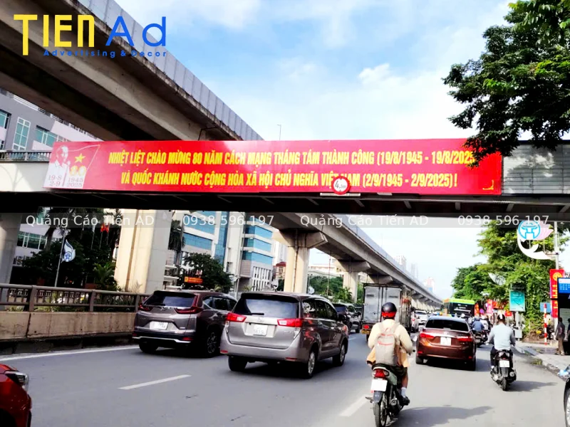 Rủi ro thường gặp khi thi công quảng cáo cầu vượt và cách khắc phục