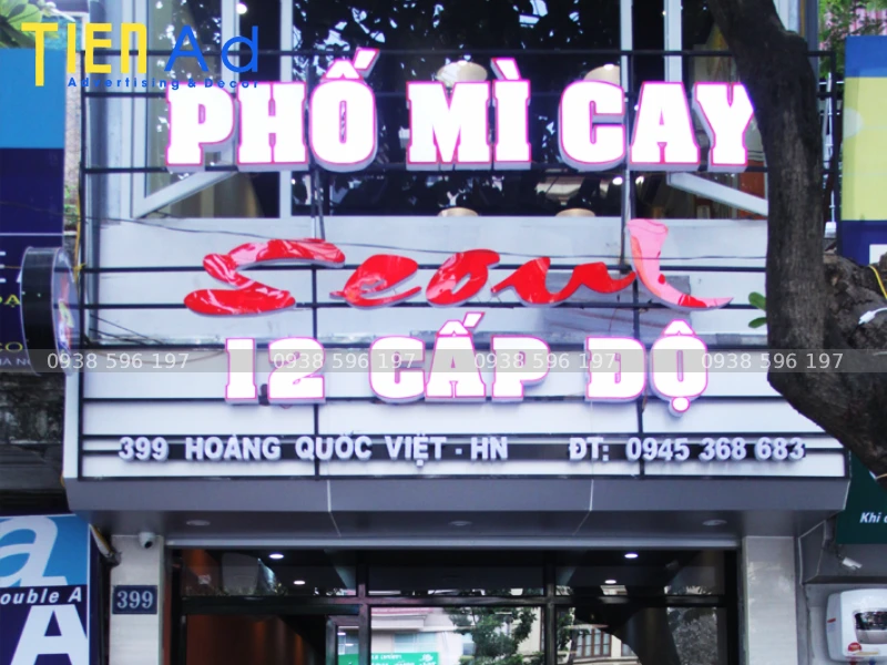 Tại sao bảng hiệu mì cay đẹp ấn tượng lại quan trọng đối với cửa hàng