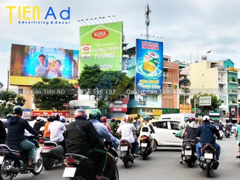 Thay bạt pano ốp tường có cần tháo khung không
