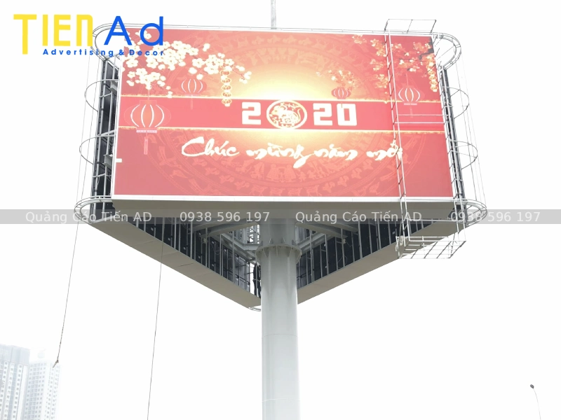 Thi công thay bạt biển quảng cáo lật 3 mặt Trivision Billboard - 1