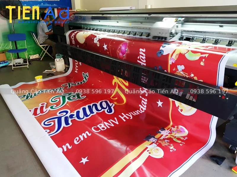 Tiến AD nhận in và thay bạt hiflex trọn gói tại TP.HCM