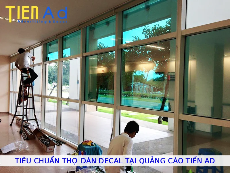 Tiêu chuẩn thợ dán decal tại Quảng Cáo Tiến AD
