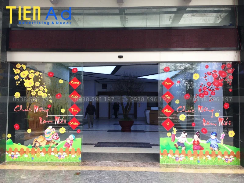 Ưu điểm khi thi công decal dán kính