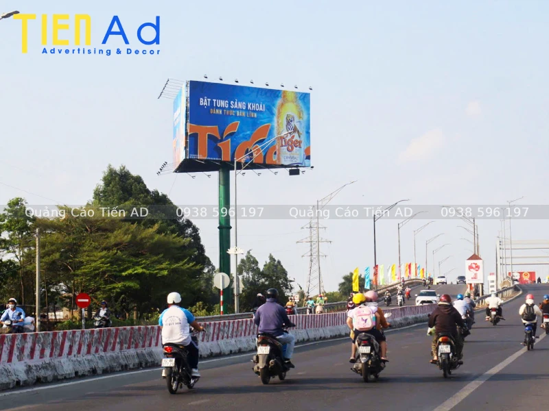Vì sao nên thi công biển quảng cáo tấm lớn tại xưởng Tiến AD